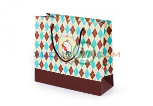 In túi giấy quảng cáo nhiều họa tiết