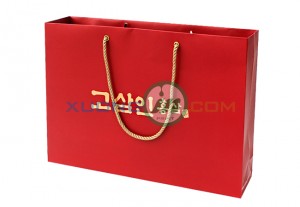 Thiết kế túi giấy bán hàng
