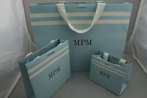 In túi xách giấy đựng giày dép hàng hiệu